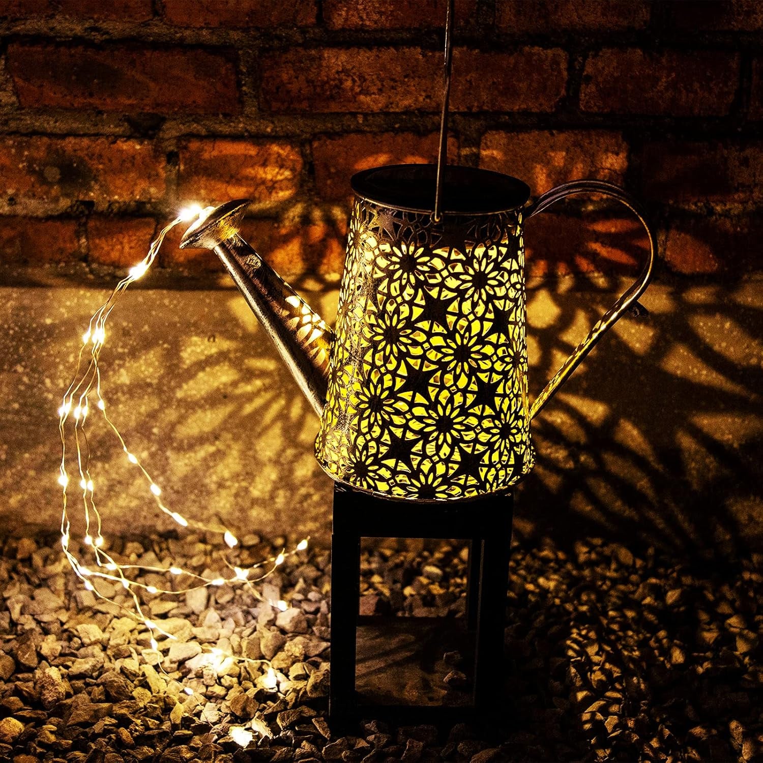 Solar Watering Can Lights, Large Retro Metal Hanging Solar Lights Outdoor Waterproof, Gifts for Women Mom Grandma Birthday, outside Yard Garden Porch Lawn Patio Decoration, Warm White